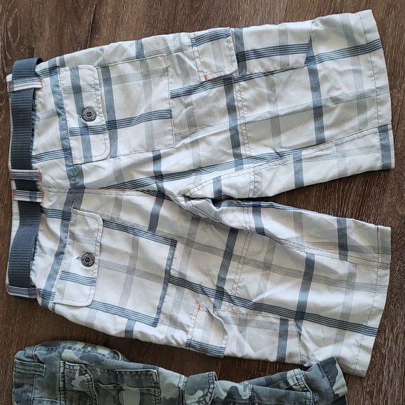 Two pairs sz 12 & 14 boys cargo shorts, Old Navy - Picture 8 of 8